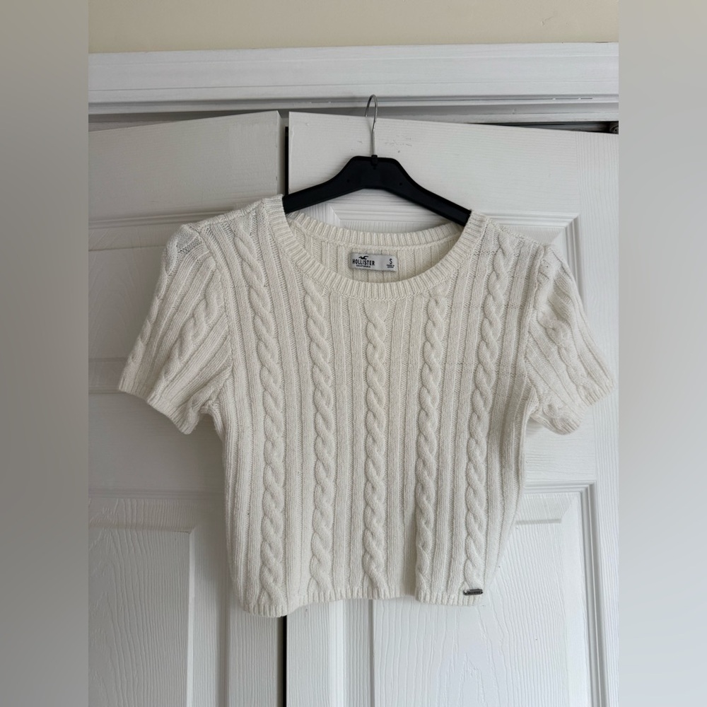 Hollister Ivory Cable Knit Sweater